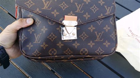 copies of Louis Vuitton handbags